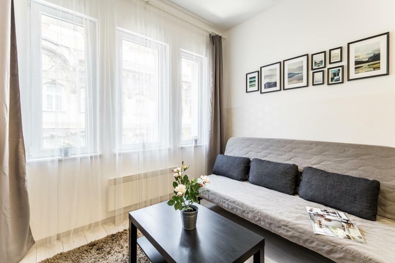 Fleur Creme Apartment Budapest Ngoại thất bức ảnh