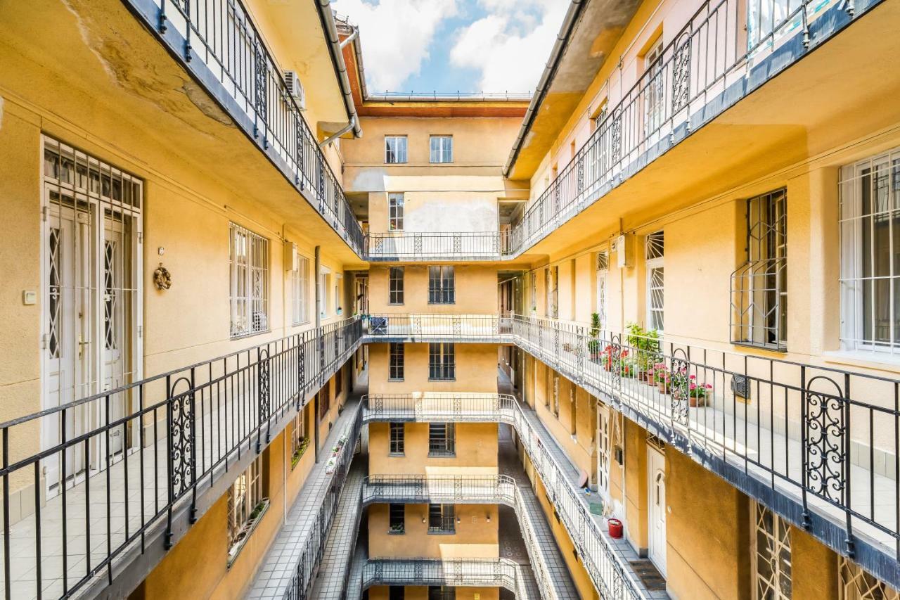 Fleur Creme Apartment Budapest Ngoại thất bức ảnh