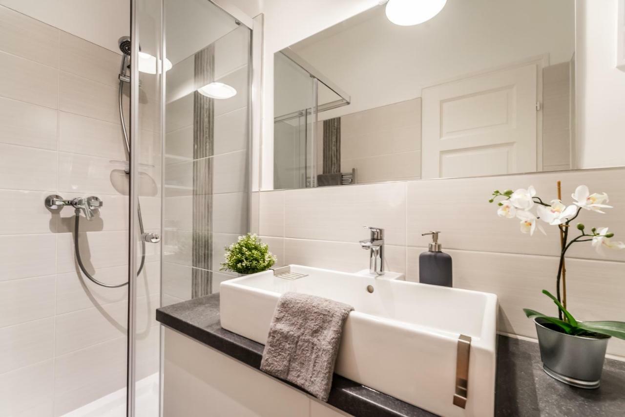 Fleur Creme Apartment Budapest Ngoại thất bức ảnh